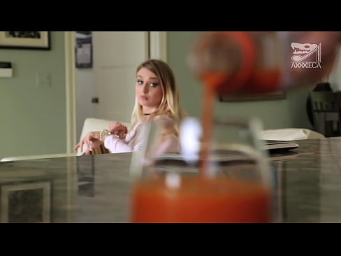 ❤️ Intombazana eshushu enamabele amakhulu kunye ne-pussy eqinile ifumana inkuku kwilahleko, kodwa inzima kakhulu Iphonografi  kwi-xh.pornado-co.ru